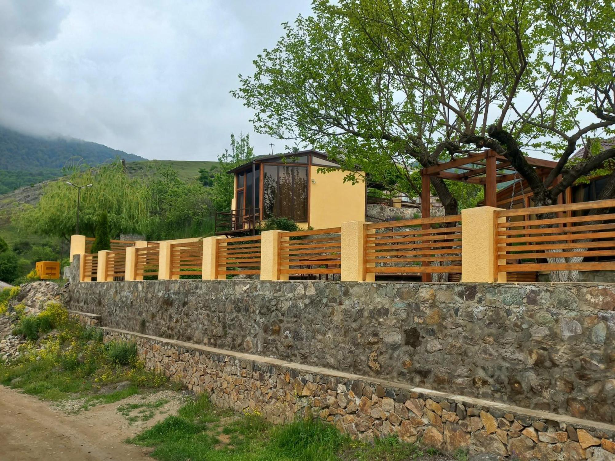 DiliVita Rest House Dilidschan Exterior foto