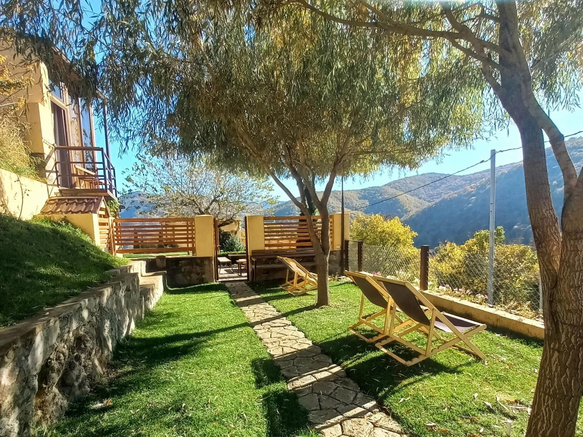 DiliVita Rest House Dilidschan Exterior foto