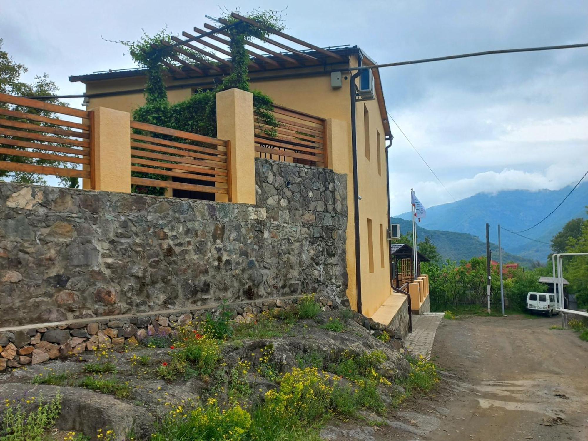 DiliVita Rest House Dilidschan Exterior foto